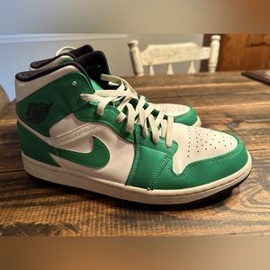 Jordan 1 Mid "Lucky Green/Black/White" Men's Shoe